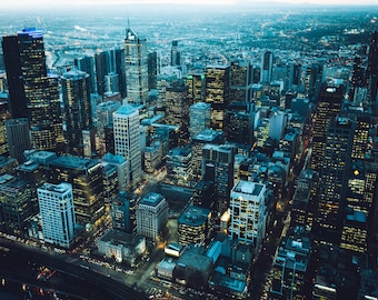 Paisaje urbano Ciudad Vista pájaros Rascacielos Escena azul oscuro HD Art Deco Impresión grande Jpg A4 A3 Inicio Fotos de archivo Libre de derechos