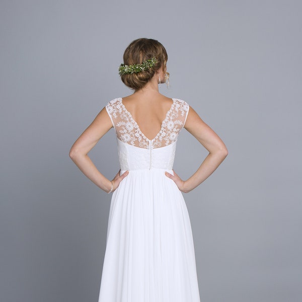 SAMPLE SALE Boho Wedding Dress size 36 / Chiffon Wedding Dress / Lace Wedding Dress /  Bohemian A Line Wedding Dress
