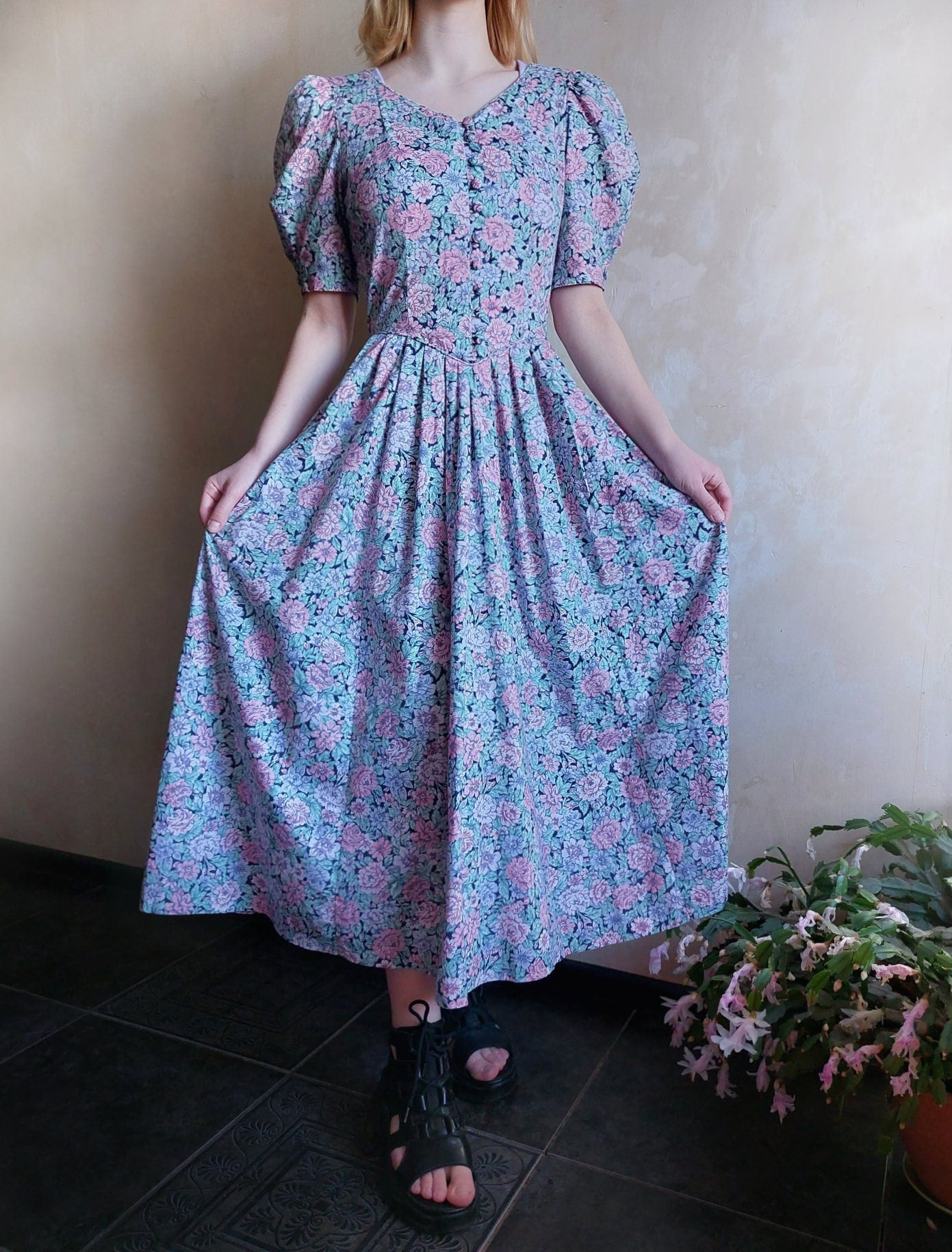 LAURA ASHLEY Vintage 80s Tea Floral Dress With Puffed Sleeves