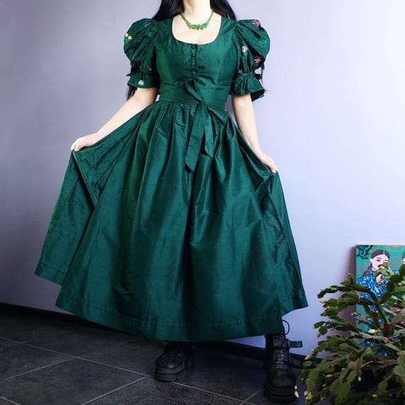 SPORTALM Vintage Silk Fairy Austrian Emerald Dress With Puff Sleeves,  Apron, Embroidery / DE 36 - Etsy