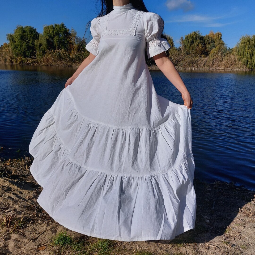 LAURA ASHLEY Vintage 70s Wales White Lace Maxi Fluffy Wedding