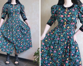 Austrian Bavarian vintage dirndl cotton folk maxi dress with puff sleeves and floral colorful print.  German 38