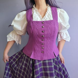 Vintage Austrian linen corset top / vest with embossing / DE 46