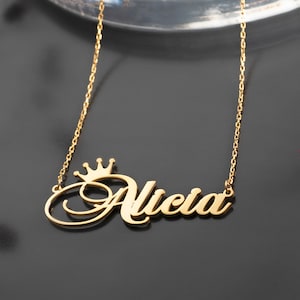 Krone Name Halskette, Königin Krone Anhänger, Name Halskette mit Krone, Benutzerdefinierte Name Halskette mit Krone, Halskette für Frauen, Geschenk für sie