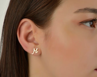 Anfangsgold Ohrstecker, personalisierte Ohrringe, kleine Buchstaben Ohrstecker, personalisierte erste Ohrringe, Geschenk erste Ohrringe, Ohrstecker