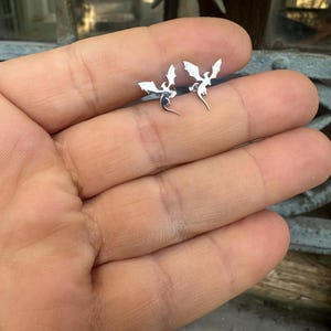 Orecchini a forma di drago mitologico in argento sterling 14k - Orecchini a forma di drago in argento sterling - Gioielli mitologici unici per gli amanti del fantasy