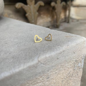 14K Solid Gold Dainty Heart Stud Earrings , Tiny Heart Earrings, Solid Gold Heart Earrings , Solid Gold Heart Earrings , Gold Heart Earrings