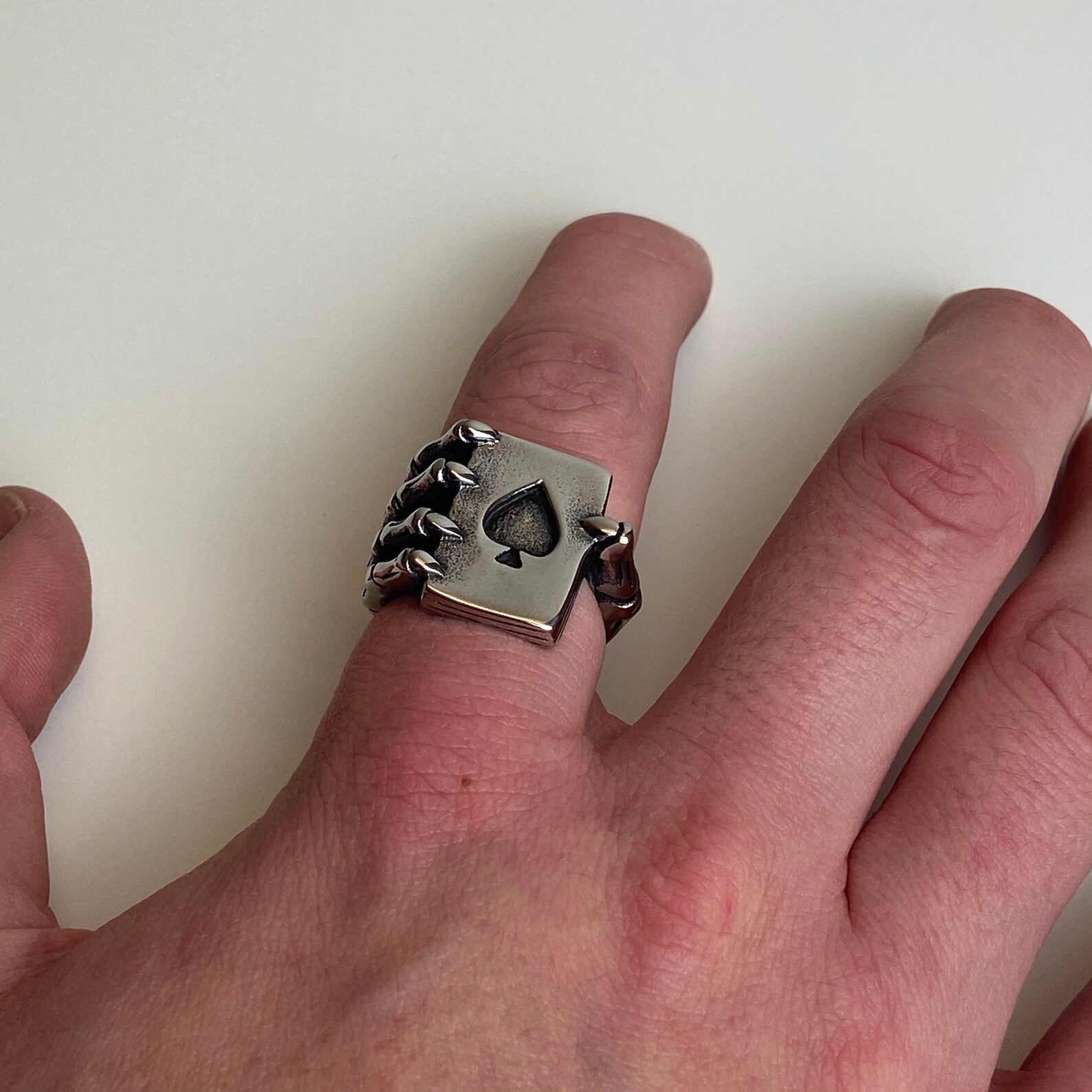 Anillo Esqueleto Anillo De Mano Esqueleto As De Espada Etsy España