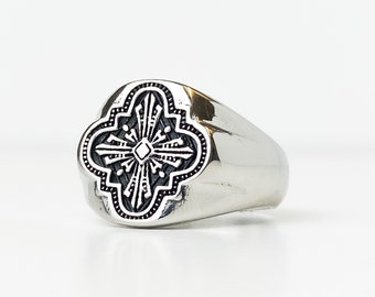 Signet ring for men, Mens silver detailed polished signet ring