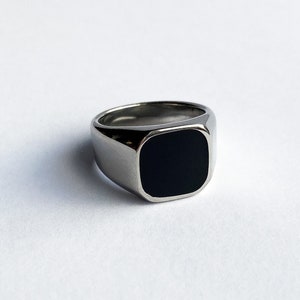 Minimal Onyx Signet Ring