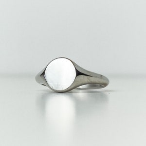 Mens Silver Mini Signet Ring image 2