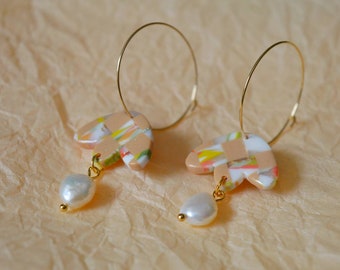 Marbled & Checkered Tulip andFreshwater Pearl Hoops