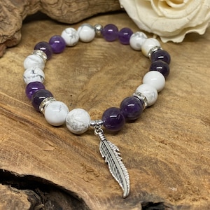 Natursteinarmband - Amethyst - Howlith - Lithotherapie-Schmuck - Halbedelstein - personalisiertes Geschenk - Handgemachter Schmuck