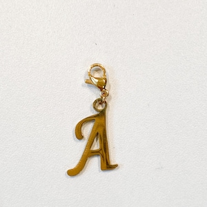 Buchstaben-Charm, personalisierter Schmuck, Alphabet-Schmuck, Namensarmband, Onyx-Stahlschmuck, Muttertagsgeschenk,