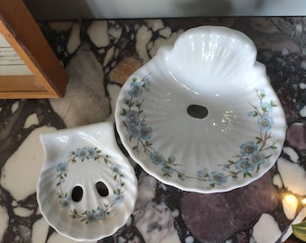 Porcelain soap dish and toothbrush set