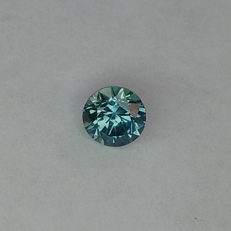 モンタナ サファイア。ロック クリーク モンタナ サファイア。0.88