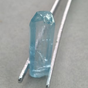 Colorado Aquamarin. Ausgefallener mt antero Aquamarin. Wunderschönes Exemplar. Amerikanischer Edelstein. Seltene Größe und Klarheit.