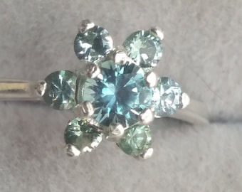 Anillo de zafiro. Zafiros de Rock Creek Montana. Engaste plateado. Piedras preciosas americanas. Zafiro facetado.