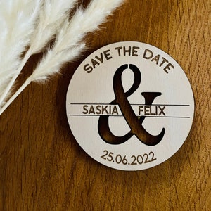 Save The Date Karte aus Holz rund