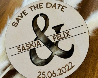 Save The Date Magnet hecho de madera redonda