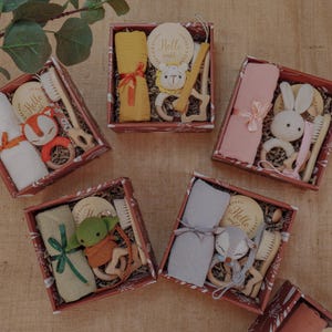 Personalisierte Neugeborene Baby Geschenkbox, Gender Neutral,Baby Girl,Baby Boy Geschenke,Babypartygeschenk,Baby Hamper,Weihnachten, Benutzerdefinierte Geburtstagsgeschenk