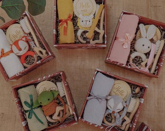 Coffret cadeau personnalisé pour nouveau-né : panier de baby shower fait main