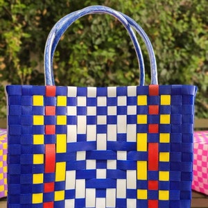 Bolsas de verano. Bolsas de compras tejidas reutilizables / bolsas de playa en polipropileno. Perfecto para el verano