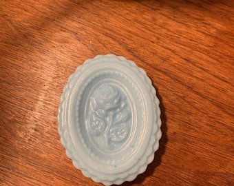Pastilla de jabón ovalada hecha a mano con forma de rosa
