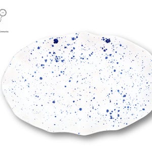 2 platos para servir - Platos pequeños de cerámica - Esmalte moteado en blanco y azul - Hecho a mano / Plato de cerámica