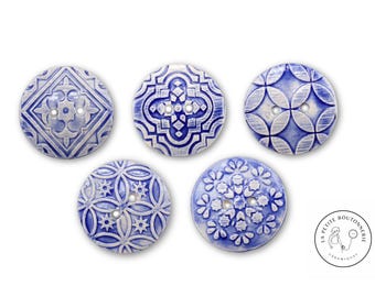 Assortment of 5 large round blue ceramic buttons - Handmade ceramic buttons -