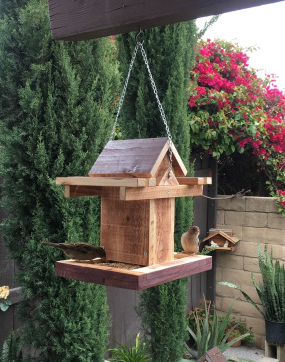 Mangeoire à oiseaux suspendue en bois avec toit, fabriquée à la main,  jardin d'extérieur, jardin -  Canada