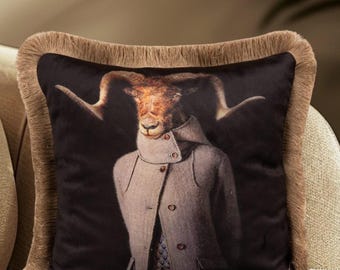 Old Goat Print Velvet Throw Pillow Cover, Tasseled Velvet Decorative Pillow Cover 18x18, Luxury Home Design 45x45 cm, Pillowcase For Couch