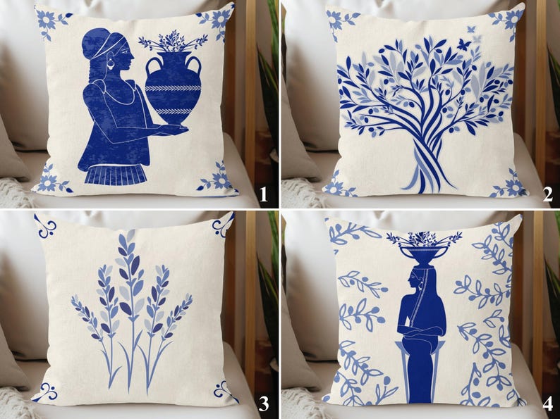Puede incluir: Juego de cuatro cojines decorativos con dise&ntilde;os azules y blancos. Los cojines presentan ilustraciones de una mujer con un jarr&oacute;n, un &aacute;rbol, ramitas florales y una mujer con un recipiente en la cabeza. Cada coj&iacute;n tiene un fondo crema y detalles azules.