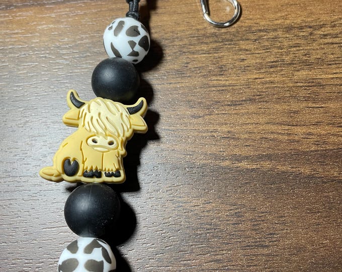 Rubber bead highland cow keychain!