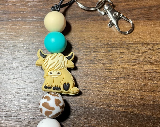 Rubber bead highland cow keychain!