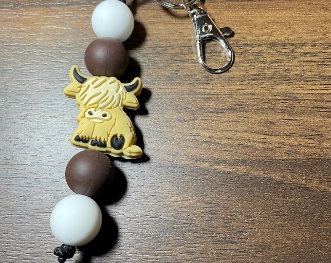Rubber bead highland cow keychain!