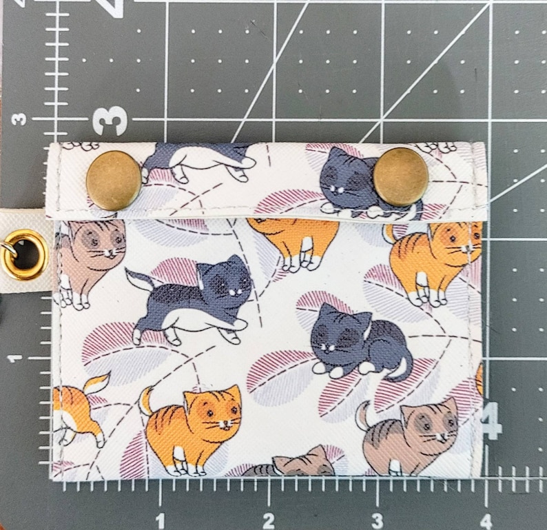 kawaii kitty camp keychain wallet - measurements