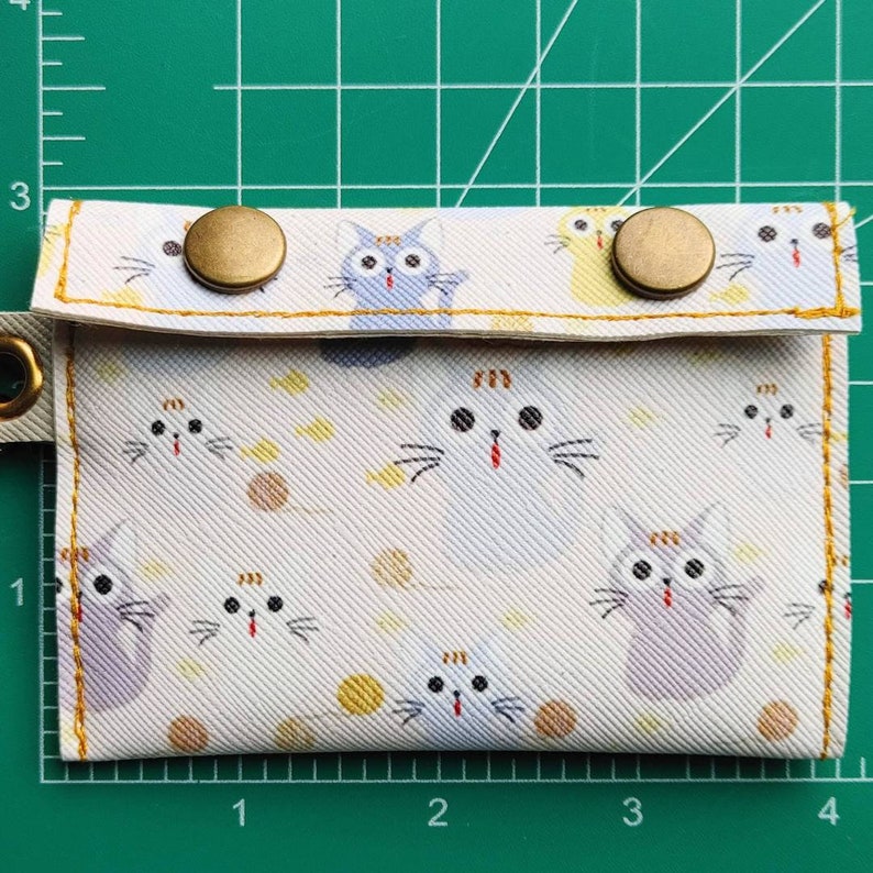 kawaii kit keychain wallet - measurements