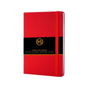 Pode incluir: Um caderno de &iacute;ndice vermelho com um r&oacute;tulo preto e dourado que diz "MS INDEX NOTEBOOK 132 SHEETS / 264 PAGES - 100GSM PAPER - ACID FREE SIZE: A5 / 145 X 210 MM / 14.5 X 21 CM / 5.7" X 8.3"
