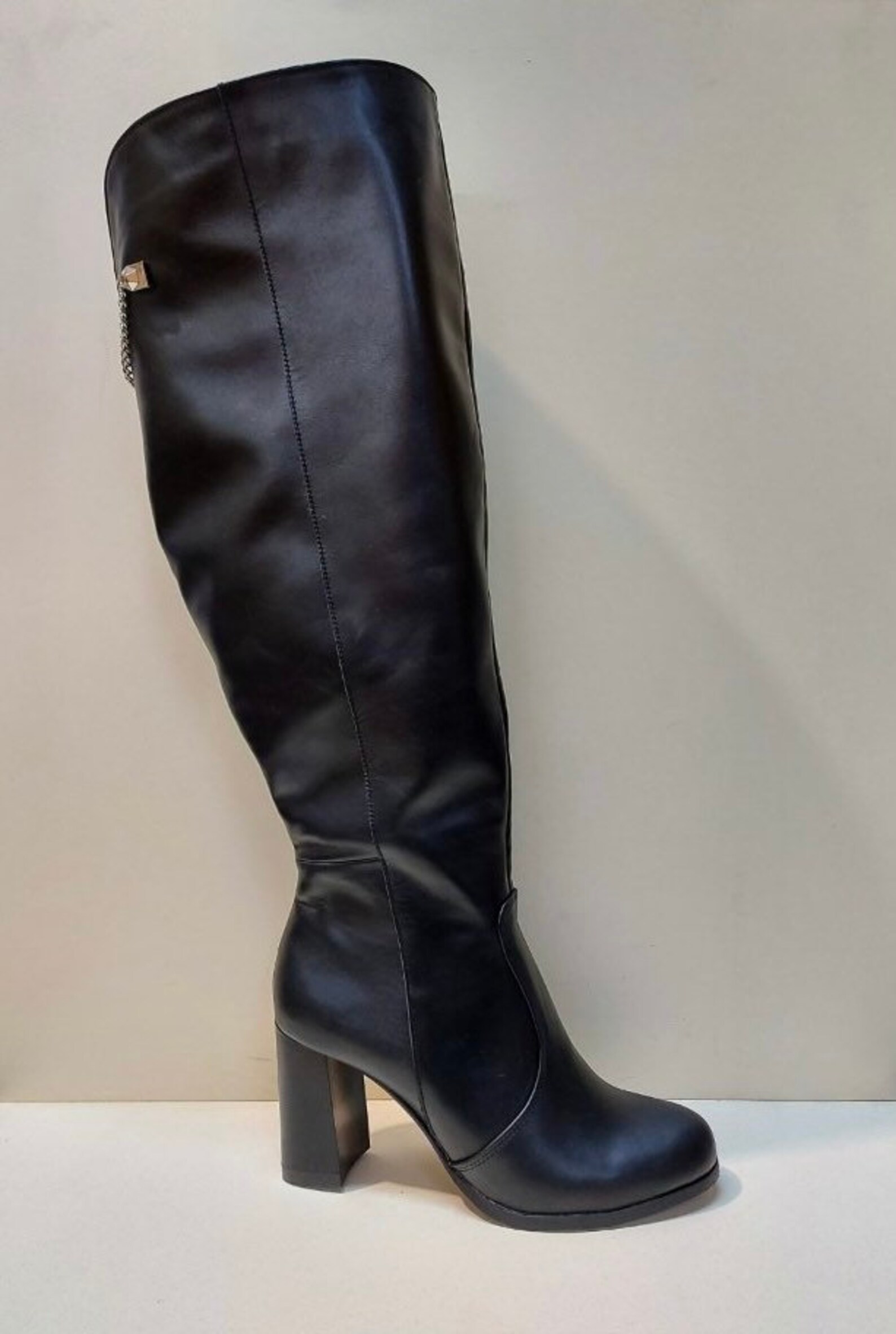 block heel knee high leather boots