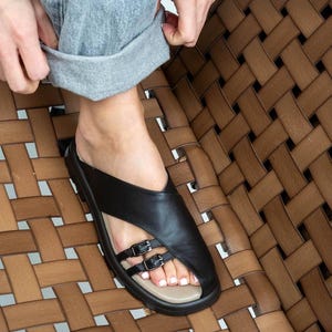 Very comfortable black leather backless sandals image 4