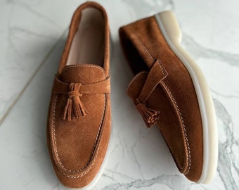 Loafers i mocka och läder med tofsar - Damskor för vår/sommar