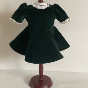 FIRST VERSION Pleasant Company 1992 Molly’s Evergreen Velvet Dress