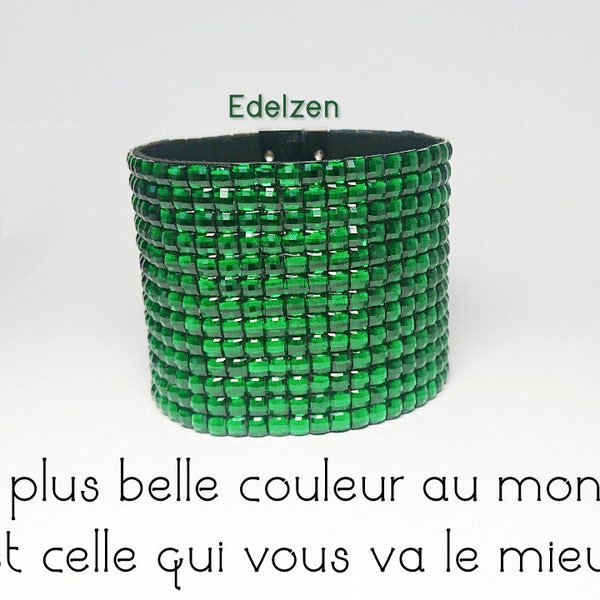 Bracelet Manchette souple Vert Emeraude