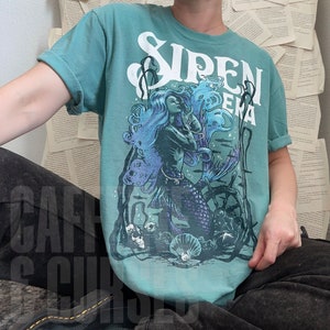 Camiseta Siren Era Ropa Mermaidcore Sirencore ComfortColors Camiseta de sirena Booktok Camiseta Bookish Bookstagram