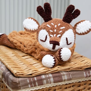 Baby Amigurumi Plush Knitting Deer, Crochet Pajama Holder Bag, Baby Keepsake Toy Gift, Personalized Plushie Deer Crochet Toy with Embroidery