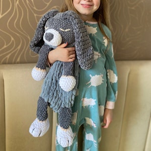 Plüschtier - Pyjamas Fall, gehäkeltes Häschen Stofftier, Amigurumi Tiere, gestricktes Häschen, Geburtstagsgeschenk für Kleinkinder
