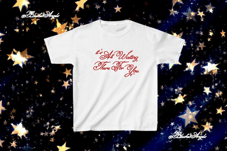 Het ligt allemaal voor je klaar Unisex T-shirt | Carlas Song T-shirt, KATTDO Shirt, KISSCO T-shirt, Together Together Tour Outfit, Harry Styles Shirt afbeelding 1