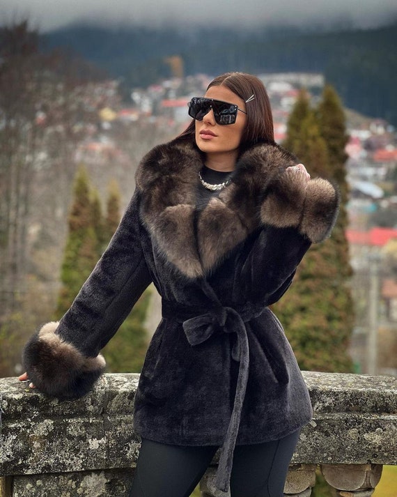 Black fur coat with collar deals