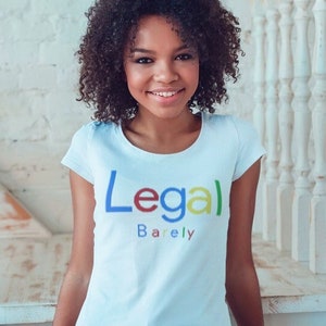 リーガル 18歳になったばかりの誕生日 半袖 ユニセックス Tシャツ